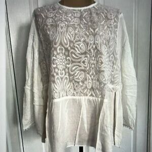 NWT - Endless Rose embroidered Blouse